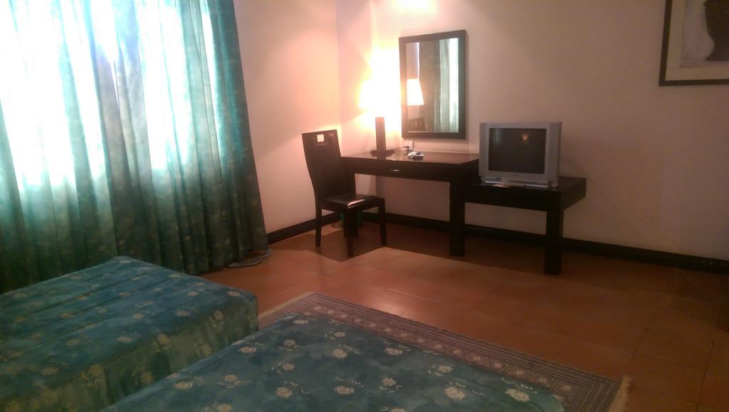 Blue Pearl Hotel & Apartments Dar es Salaam Exterior foto